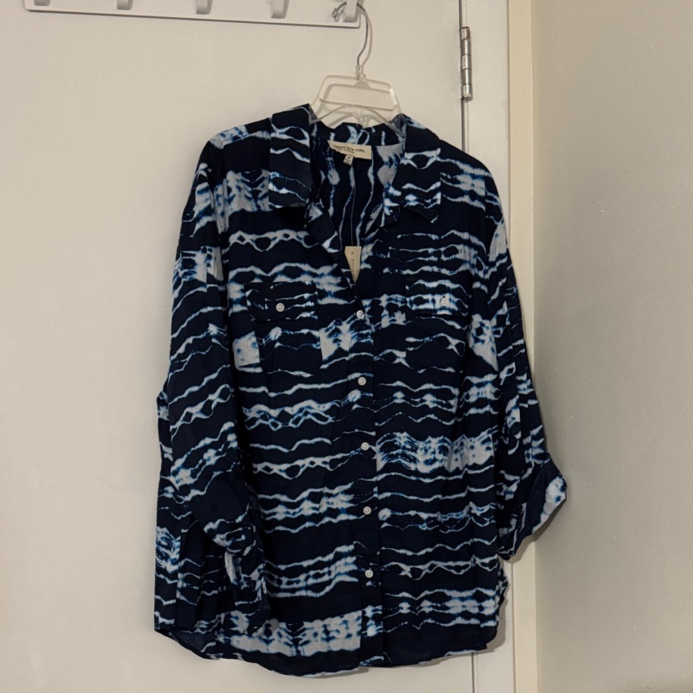 Jones New York Navy and White Patterned Button-Up Shirt